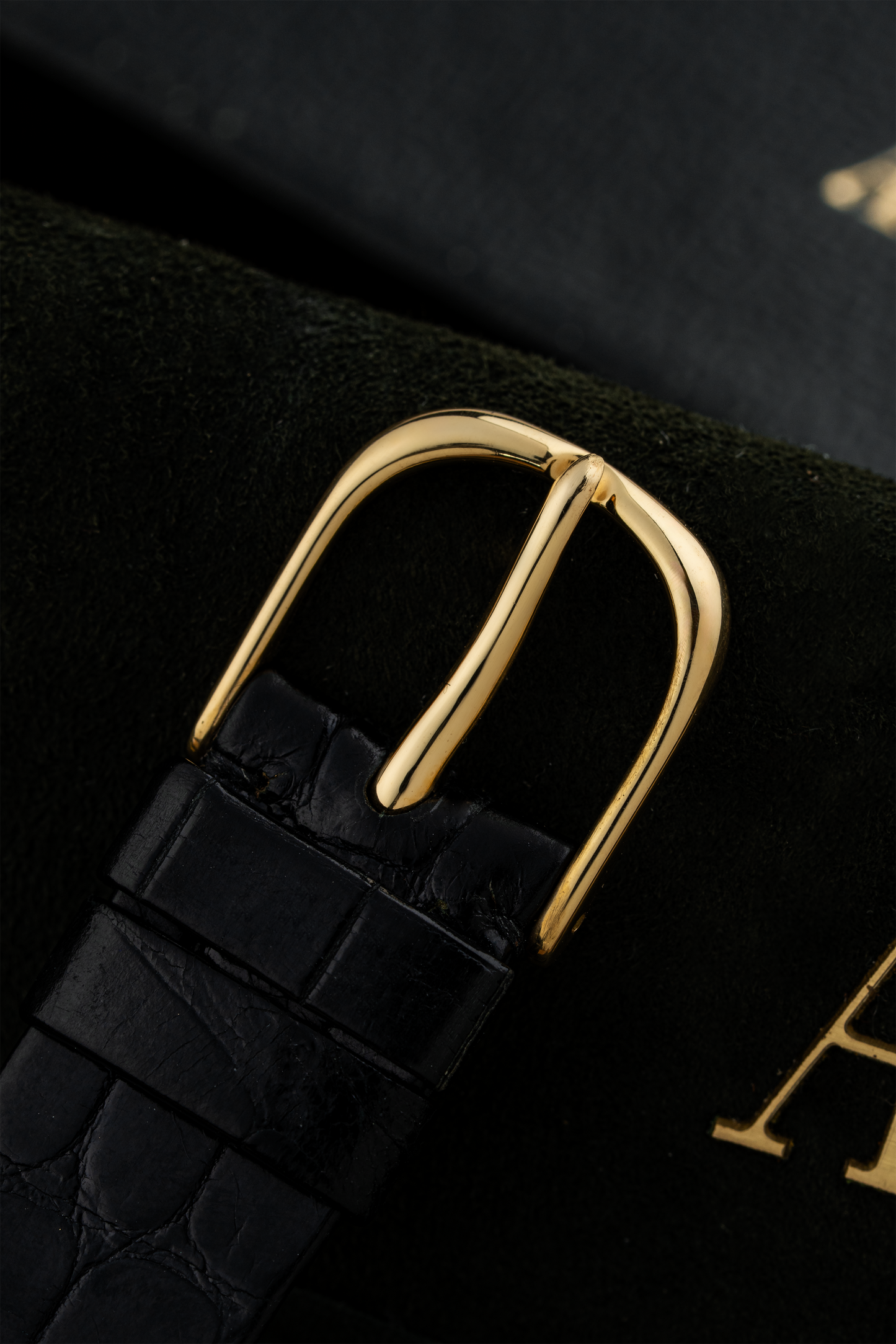 Audemars Piguet 18k Yellow Gold Dress Watch 31mm - Ref. 6054BA