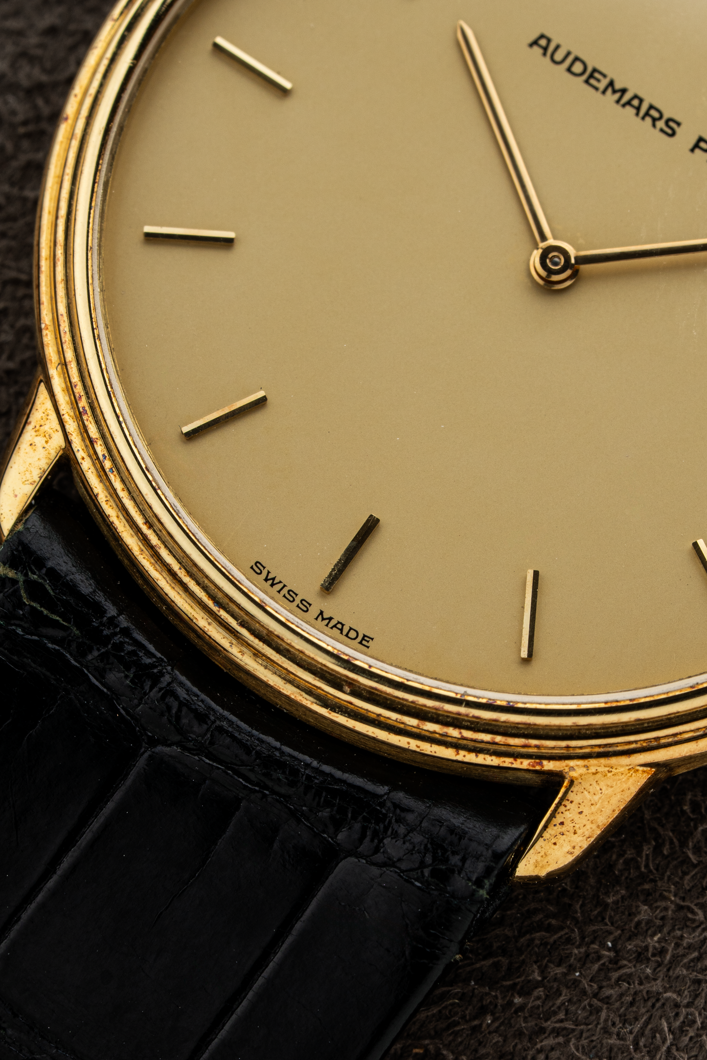 Audemars Piguet 18k Yellow Gold Dress Watch 31mm - Ref. 6054BA
