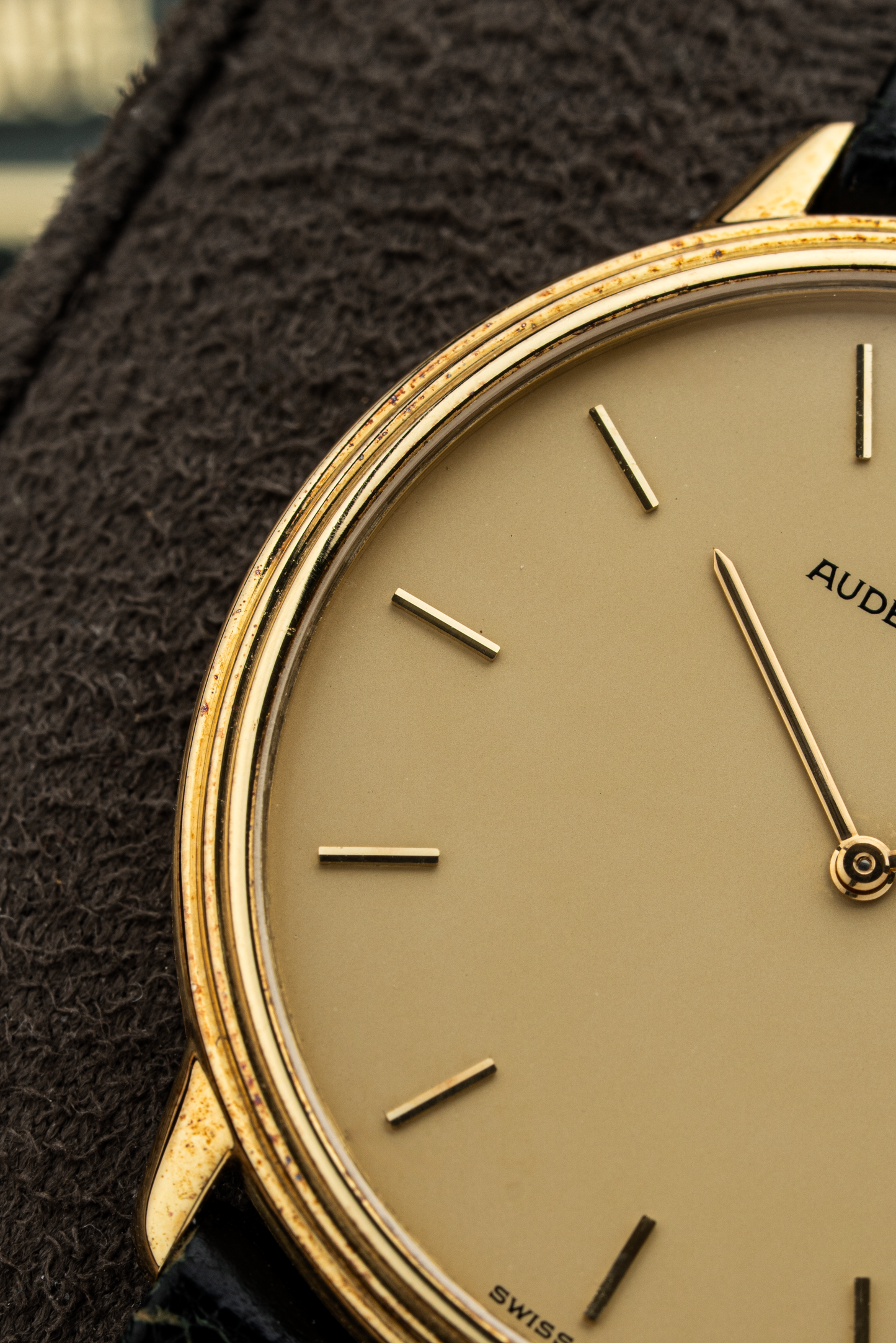 Audemars Piguet 18k Yellow Gold Dress Watch 31mm - Ref. 6054BA
