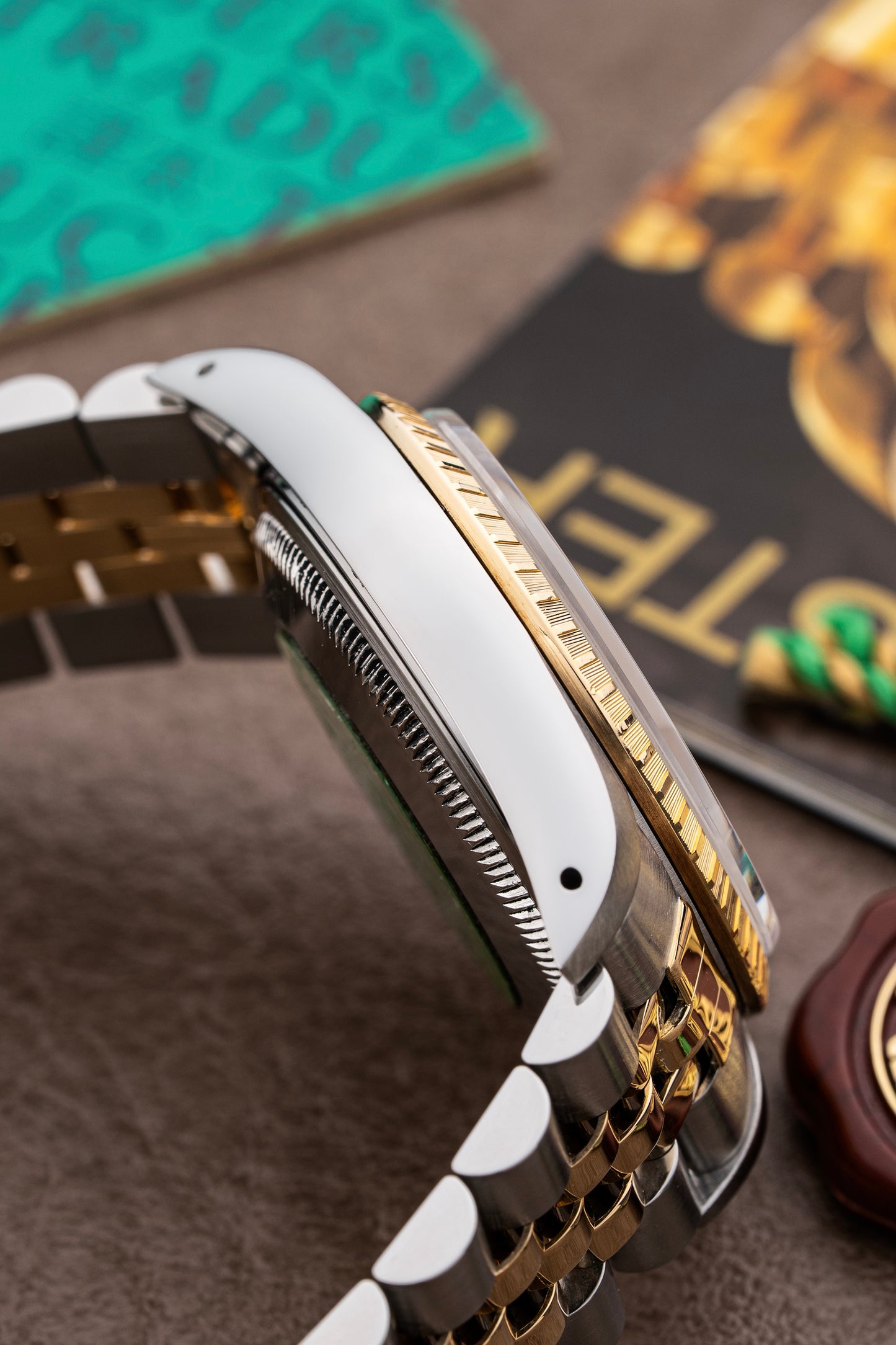 Rolex Oyster Perpetual Date 34mm- Ref. 15233