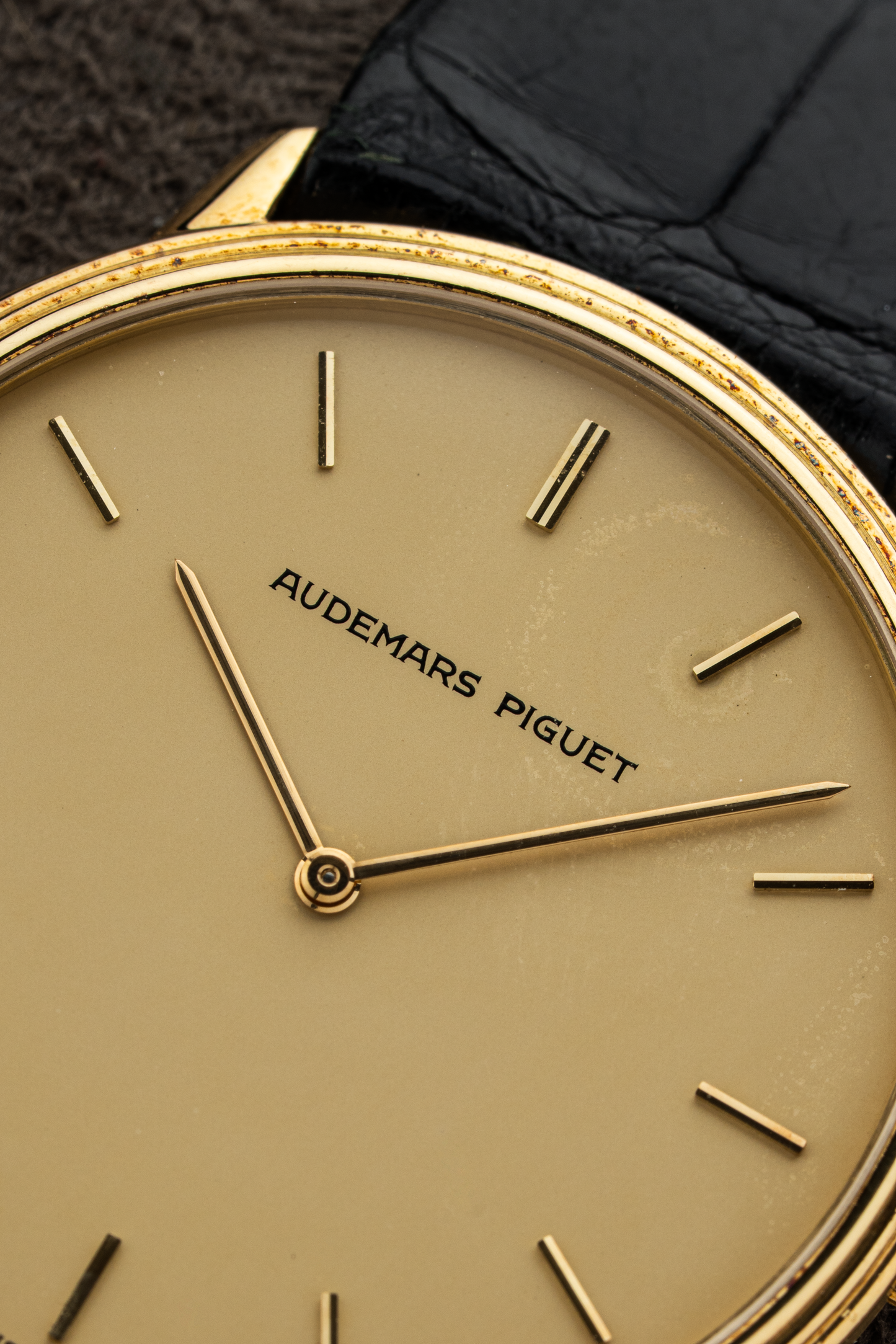 Audemars Piguet 18k Yellow Gold Dress Watch 31mm - Ref. 6054BA