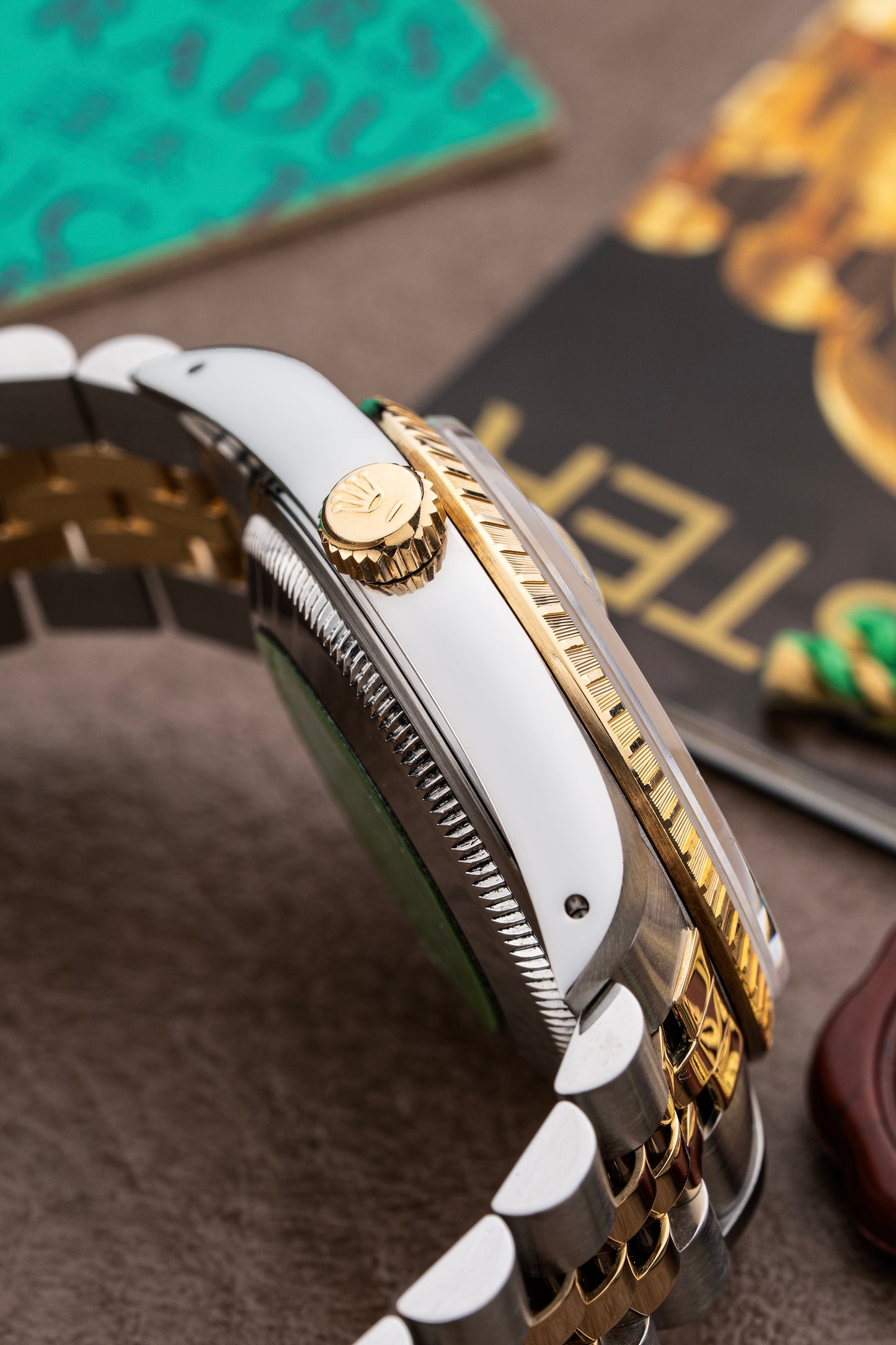 Rolex Oyster Perpetual Date 34mm- Ref. 15233