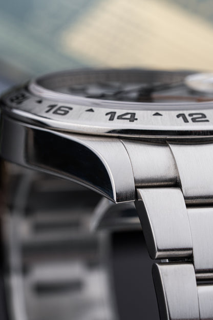 Rolex Explorer II 42mm - Ref. 216570